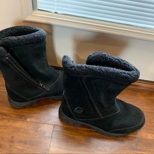 Snow boots